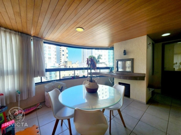 Imagem Apartamento com 3 Quartos à Venda, 133 m² em Centro - Balneário Camboriú Imagem Apartamento com 3 Quartos à Venda, 133 m² em Centro - Balneário Camboriú