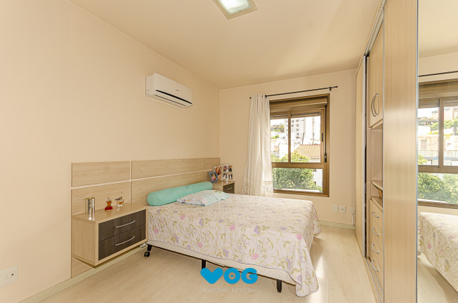 Imagem Imóvel com 2 Quartos à Venda, 80 m² em Petrópolis - Porto Alegre Imagem Imóvel com 2 Quartos à Venda, 80 m² em Petrópolis - Porto Alegre