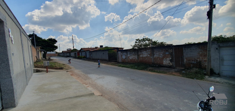 Casa com 2 Quartos à Venda,  em Novo Retiro - Esmeraldas