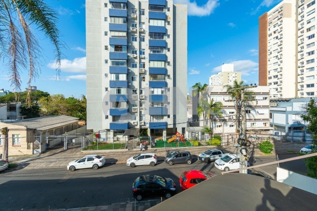 Imagem Apartamento com 2 Quartos à Venda, 74 m² em Santana - Porto Alegre