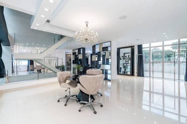 Imagem Casa com 4 Quartos à Venda, 751 m² em Jardim Social - Curitiba
