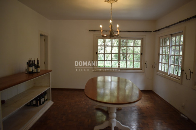 Imagem Casa com 3 Quartos à Venda, 400 m² em Região De Descansópolis - Campos Do Jordão Imagem Casa com 3 Quartos à Venda, 400 m² em Região De Descansópolis - Campos Do Jordão
