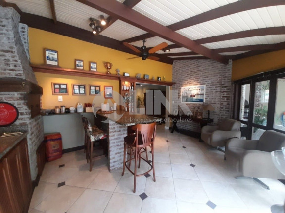 Imagem Casa com 4 Quartos à Venda, 390 m² em Petrópolis - Porto Alegre