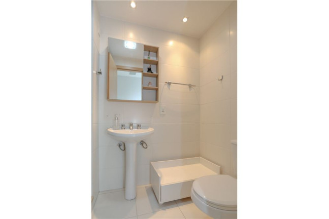 Imagem Apartamento com 2 Quartos à Venda, 69 m² em Jardim Lindóia - Porto Alegre