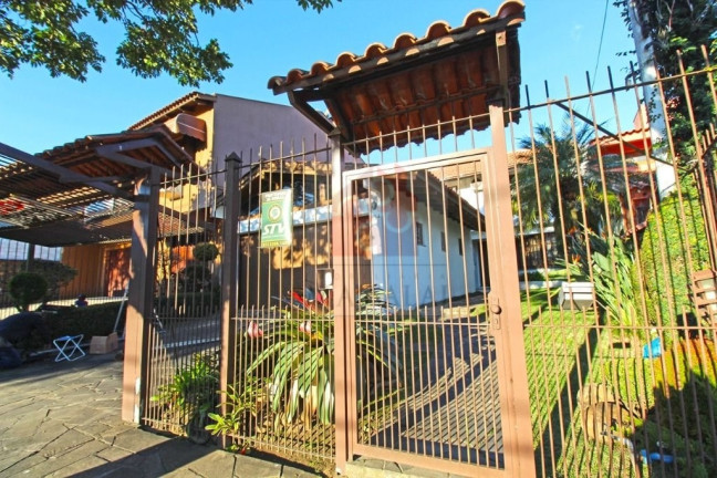 Imagem Casa com 4 Quartos à Venda, 300 m² em Aberta Dos Morros - Porto Alegre Imagem Casa com 4 Quartos à Venda, 300 m² em Aberta Dos Morros - Porto Alegre