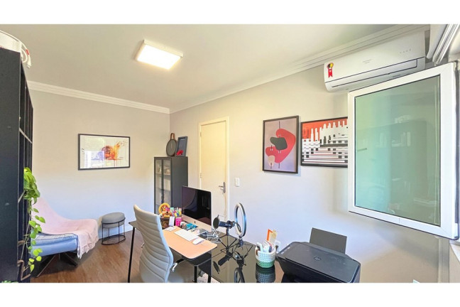 Imagem Casa com 3 Quartos à Venda, em Hípica - Porto Alegre Imagem Casa com 3 Quartos à Venda, em Hípica - Porto Alegre