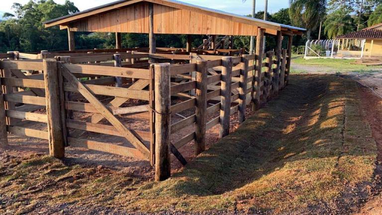 Imagem Chácara com 2 Quartos à Venda, 96 m² em Zona Rural - São Miguel Arcanjo Imagem Chácara com 2 Quartos à Venda, 96 m² em Zona Rural - São Miguel Arcanjo