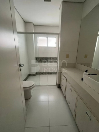 Imagem Casa com 4 Quartos à Venda, 243 m² em Centro - Camboriú Imagem Casa com 4 Quartos à Venda, 243 m² em Centro - Camboriú