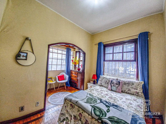 Imagem Casa com 6 Quartos à Venda, 193 m² em Várzea - Teresópolis Imagem Casa com 6 Quartos à Venda, 193 m² em Várzea - Teresópolis