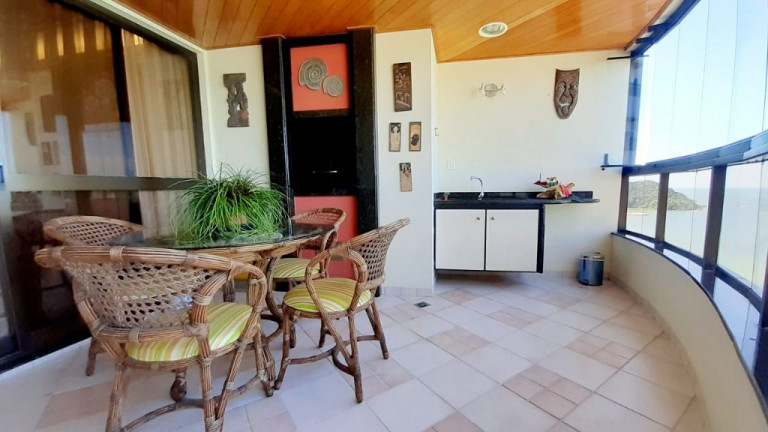 Imagem Apartamento com 3 Quartos à Venda, 220 m² em Centro - Balneário Camboriú