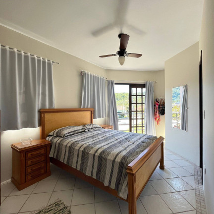 Imagem Casa com 3 Quartos à Venda, 185 m² em Morrinhos - Bombinhas