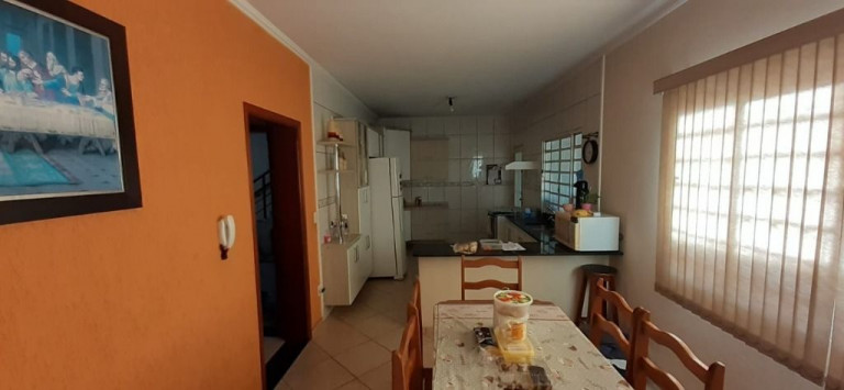 Imagem Casa com 5 Quartos à Venda, 250 m² em Vila Boldrin - Santa Bárbara D'oeste