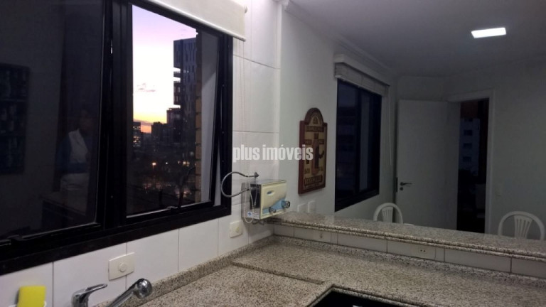 Imagem Apartamento com 3 Quartos à Venda, 205 m² em Vila Nova Conceição - São Paulo