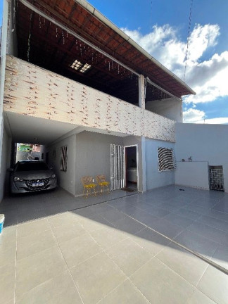 Imagem Casa com 4 Quartos à Venda, 247 m² em Maraponga - Fortaleza Imagem Casa com 4 Quartos à Venda, 247 m² em Maraponga - Fortaleza