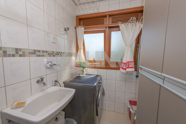 Imagem Apartamento com 2 Quartos à Venda, 60 m² em Passo Da Areia - Porto Alegre