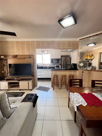 Imagem Apartamento com 2 Quartos à Venda, 60 m² em Guilhermina - Praia Grande