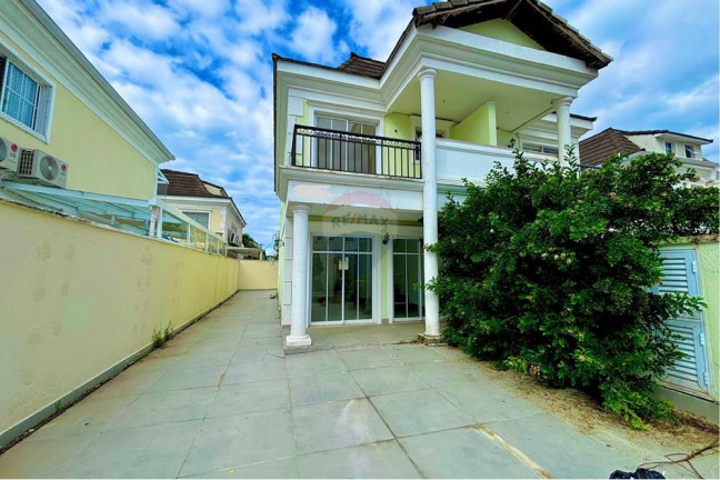Casa de Condomínio com 3 Quartos à Venda, 158 m² em Recreio Dos Bandeirantes - Rio De Janeiro