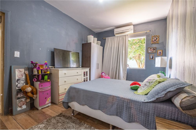 Imagem Casa com 4 Quartos à Venda, em Canasvieiras - Florianópolis Imagem Casa com 4 Quartos à Venda, em Canasvieiras - Florianópolis