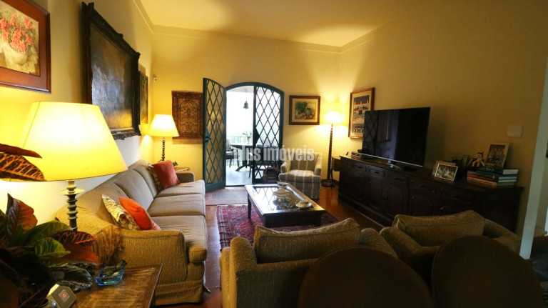 Imagem Casa com 3 Quartos à Venda, 300 m² em Pacaembu - São Paulo