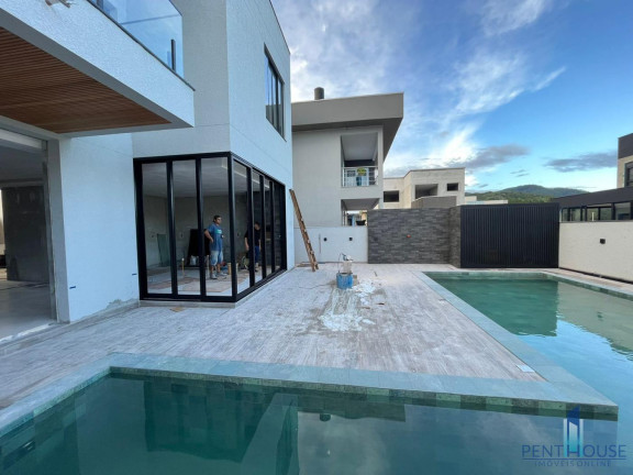Imagem Casa de Condomínio com 4 Quartos à Venda, 360 m² em Santa Regina - Camboriú