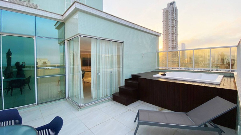 Imagem Cobertura com 4 Quartos à Venda, 240 m² em Centro - Balneário Camboriú