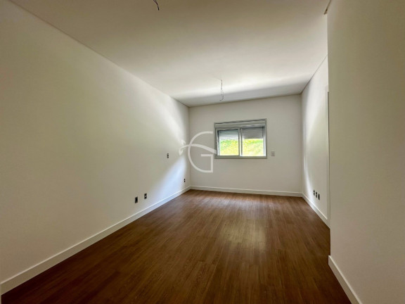 Imagem Sobrado com 3 Quartos à Venda, 346 m² em América - Joinville