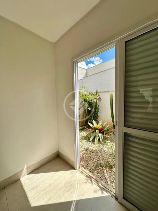 Casa com 4 Quartos à Venda, 208 m² em Condomínio Portal Do Sol Golfe Green - Goiânia