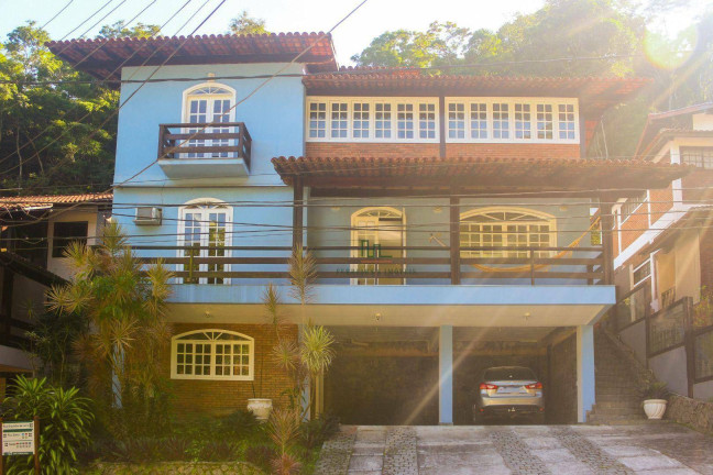 Casa com 3 Quartos à Venda, 312 m² em Itaipu - Niterói
