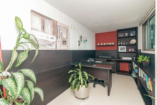 Imagem Apartamento com 4 Quartos à Venda, 262 m² em Três Figueiras - Porto Alegre