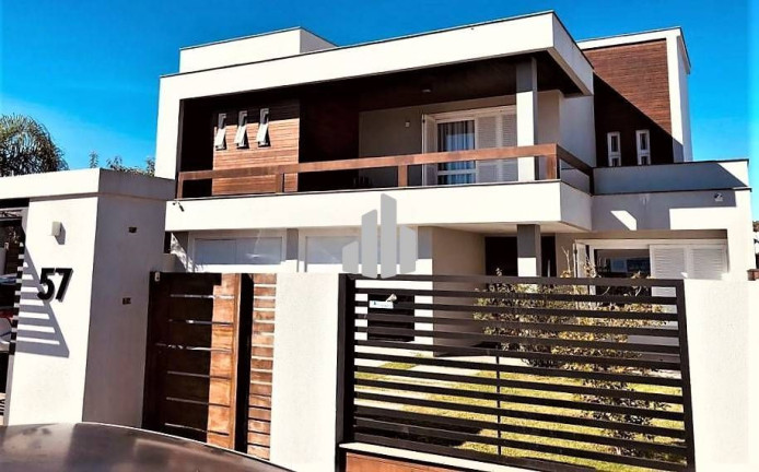 Casa com 3 Quartos à Venda, 249 m² em Centro - Torres