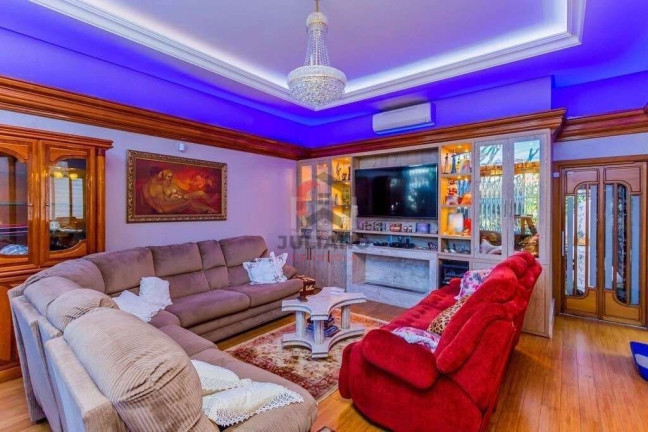 Imagem Casa com 4 Quartos à Venda, 376 m² em Jardim Itu - Porto Alegre