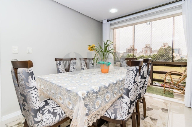 Imagem Imóvel com 3 Quartos à Venda, 211 m² em Jardim Lindóia - Porto Alegre