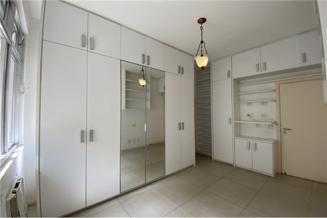 Imagem Apartamento com 3 Quartos à Venda, 107 m² em Copacabana - Rio De Janeiro Imagem Apartamento com 3 Quartos à Venda, 107 m² em Copacabana - Rio De Janeiro