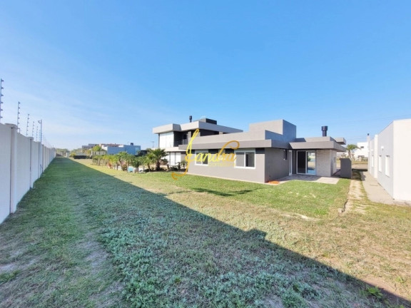 Imagem Casa de Condomínio com 4 Quartos à Venda, 2.400 m² em Capao Novo Posto 9 Village - Capão Da Canoa Imagem Casa de Condomínio com 4 Quartos à Venda, 2.400 m² em Capao Novo Posto 9 Village - Capão Da Canoa