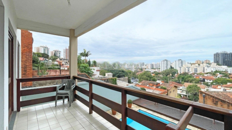Imagem Casa com 3 Quartos à Venda, 389 m² em Boa Vista - Porto Alegre