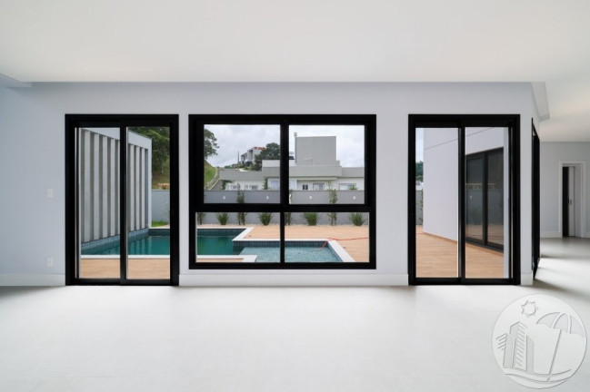 Imagem Casa com 4 Quartos à Venda, 317 m² em Santa Regina - Camboriú