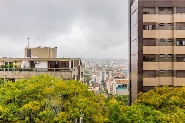 Imagem Imóvel com 3 Quartos à Venda, 244 m² em Rio Branco - Porto Alegre Imagem Imóvel com 3 Quartos à Venda, 244 m² em Rio Branco - Porto Alegre
