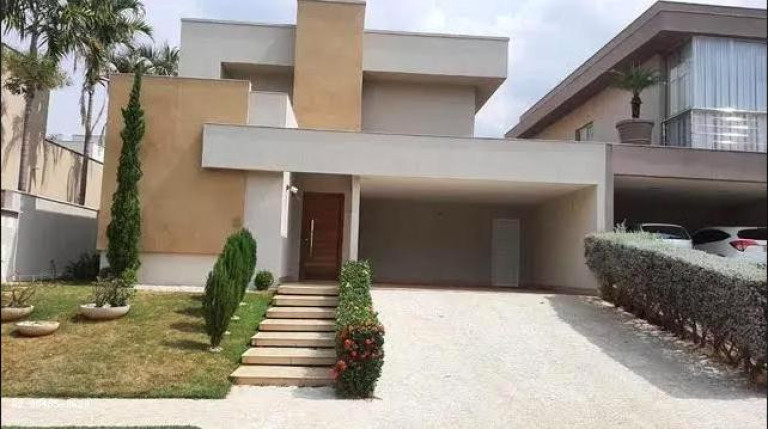 Casa com 3 Quartos à Venda, 302 m² em Jardins Valência - Goiânia