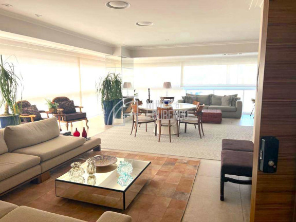 Apartamento com 3 Quartos à Venda, 221 m² em Gonzaga - Santos