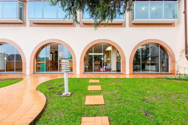 Imagem Casa com 4 Quartos à Venda, 381 m² em Jardim Social - Curitiba