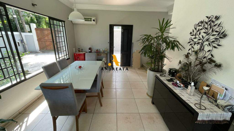 Imagem Casa de Condomínio com 4 Quartos à Venda, 300 m² em Vargem Grande - Rio De Janeiro