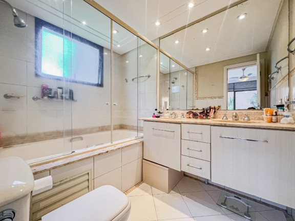 Imagem Apartamento com 3 Quartos à Venda, 243 m² em Rio Branco - Porto Alegre