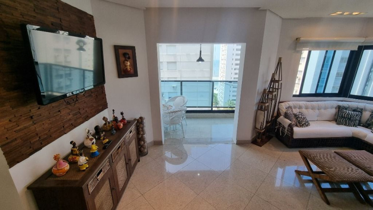 Imagem Apartamento com 3 Quartos à Venda, 113 m² em Pitangueiras - Guarujá