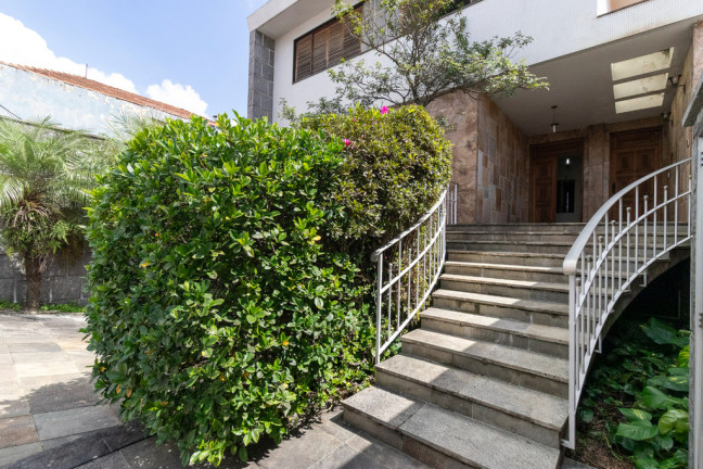 Casa com 3 Quartos à Venda, 382 m² em Vila Carrão - São Paulo