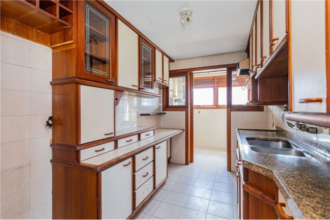 Imagem Imóvel com 3 Quartos à Venda, 220 m² em Petrópolis - Porto Alegre Imagem Imóvel com 3 Quartos à Venda, 220 m² em Petrópolis - Porto Alegre