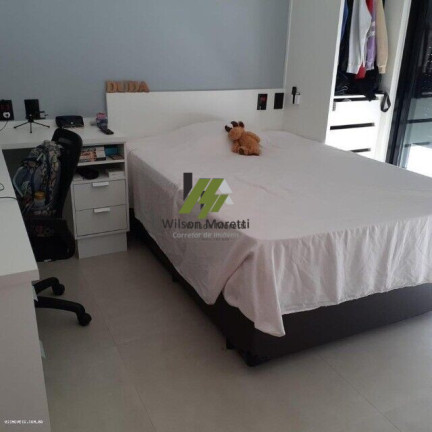 Imagem Casa com 4 Quartos à Venda, 227 m²
