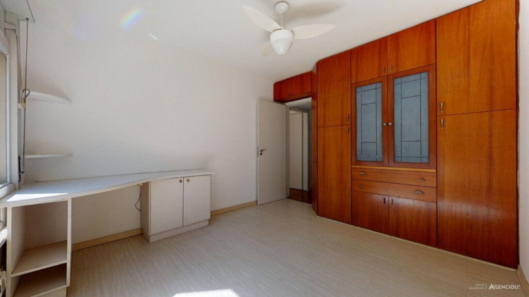 Imagem Imóvel com 3 Quartos à Venda, 166 m² em Floresta - Porto Alegre Imagem Imóvel com 3 Quartos à Venda, 166 m² em Floresta - Porto Alegre