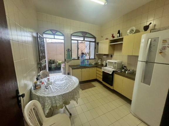 Imagem Casa com 7 Quartos à Venda, 360 m² em Amazonas - Contagem Imagem Casa com 7 Quartos à Venda, 360 m² em Amazonas - Contagem