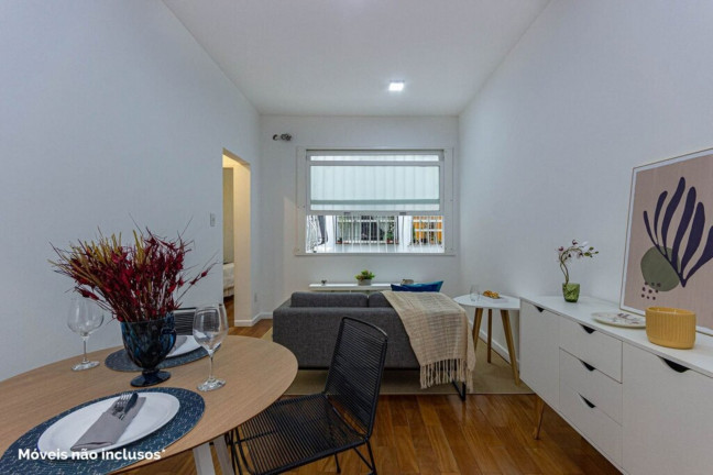 Imagem Imóvel com 2 Quartos à Venda, 90 m² em Copacabana - Rio De Janeiro Imagem Imóvel com 2 Quartos à Venda, 90 m² em Copacabana - Rio De Janeiro