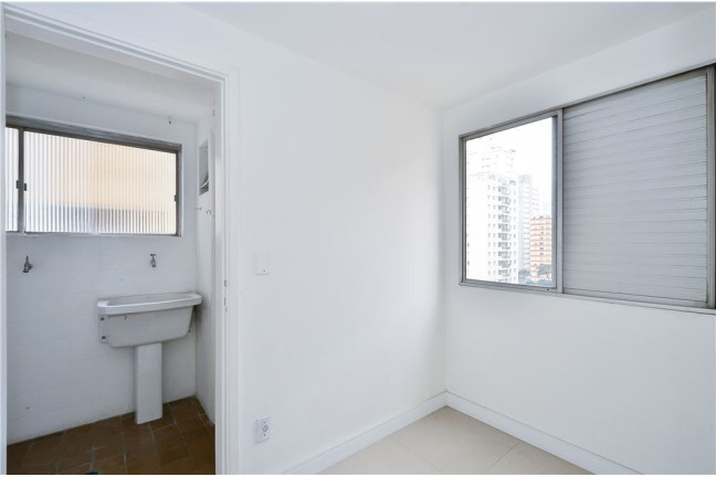 Imagem Apartamento com 3 Quartos à Venda, 68 m² em Moema - São Paulo